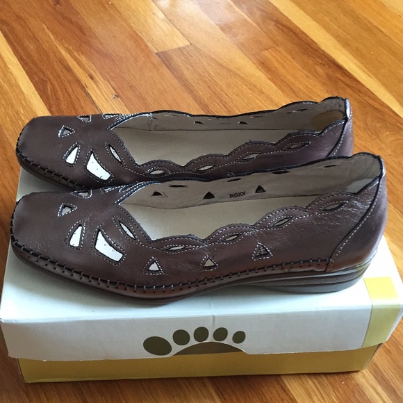 Like New Spring Step Metallic Shoes - Picture 3 of 8